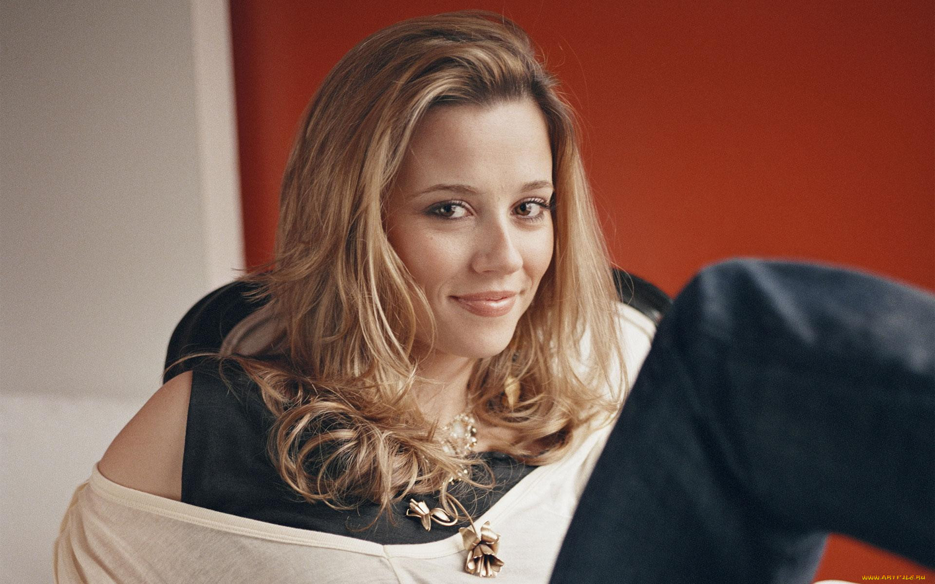 , linda cardellini, , , , 
